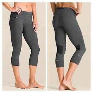 Athleta Relay Capri Reflective Tights Size Medium Heathered Gray Stretch 862109